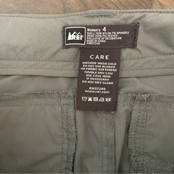 REI Gray Active Capri Pants Lightweight Fishing Gardening Hiking Pants Size 4 - Picture 2 of 5